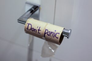 Don't panic! © Jas Min auf Unsplash
