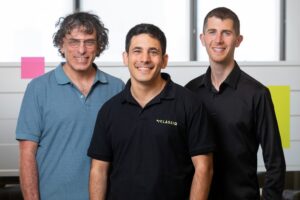 Das Classiq-Gründer-Trio: Dr. Yehuda Naveh (CTO), Nir Minerbi (CEO) und Amir Naveh (CPO) © Classiq