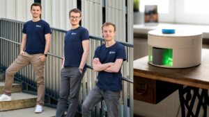 David Abel, Philipp Severin und Alexander Ulmer von Balu und der Medikamentenspender. © Balu