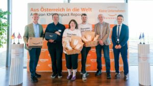 V.l.n.r.: Yorck von Mirbach, Österreich Lead Amazon; Markus Windisch, Shoes4Dancers; Helene & Julian Ziniel, Bauernladen Helene; Prof. Rico Baldegger, Vorstand ICSB; Thomas Oberholzner, Geschäftsführer KMU Forschung Austria © Amazon