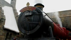 Hogwarts Express aus Harry Potter: Llama kann Hälfte von erstem Buch auswendig © Ester Marie Doysabas on Unsplash