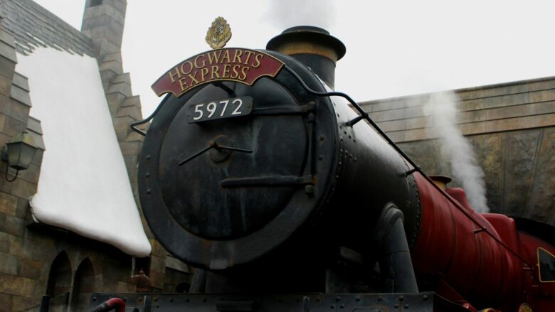 Hogwarts Express aus Harry Potter: Llama kann Hälfte von erstem Buch auswendig © Ester Marie Doysabas on Unsplash