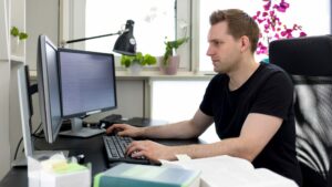 Max Schrems ist Vorstandsvorsitzender von noyb. Der Verein erhebt schwere Vorwürfe gegen CRIF. © noyb