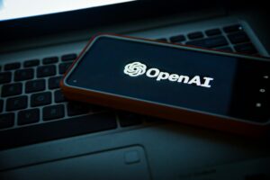OpenAI-Logo am Smartphone. © Levart_Photographer auf Unsplash