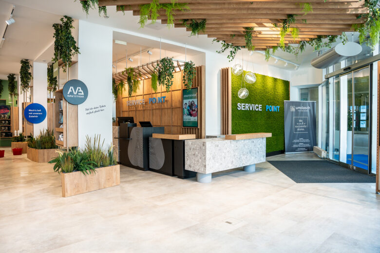 Eingangsbereich des neuen Service Point Amstetten. © Patricia Washüttl, Stadtwerke Amstetten