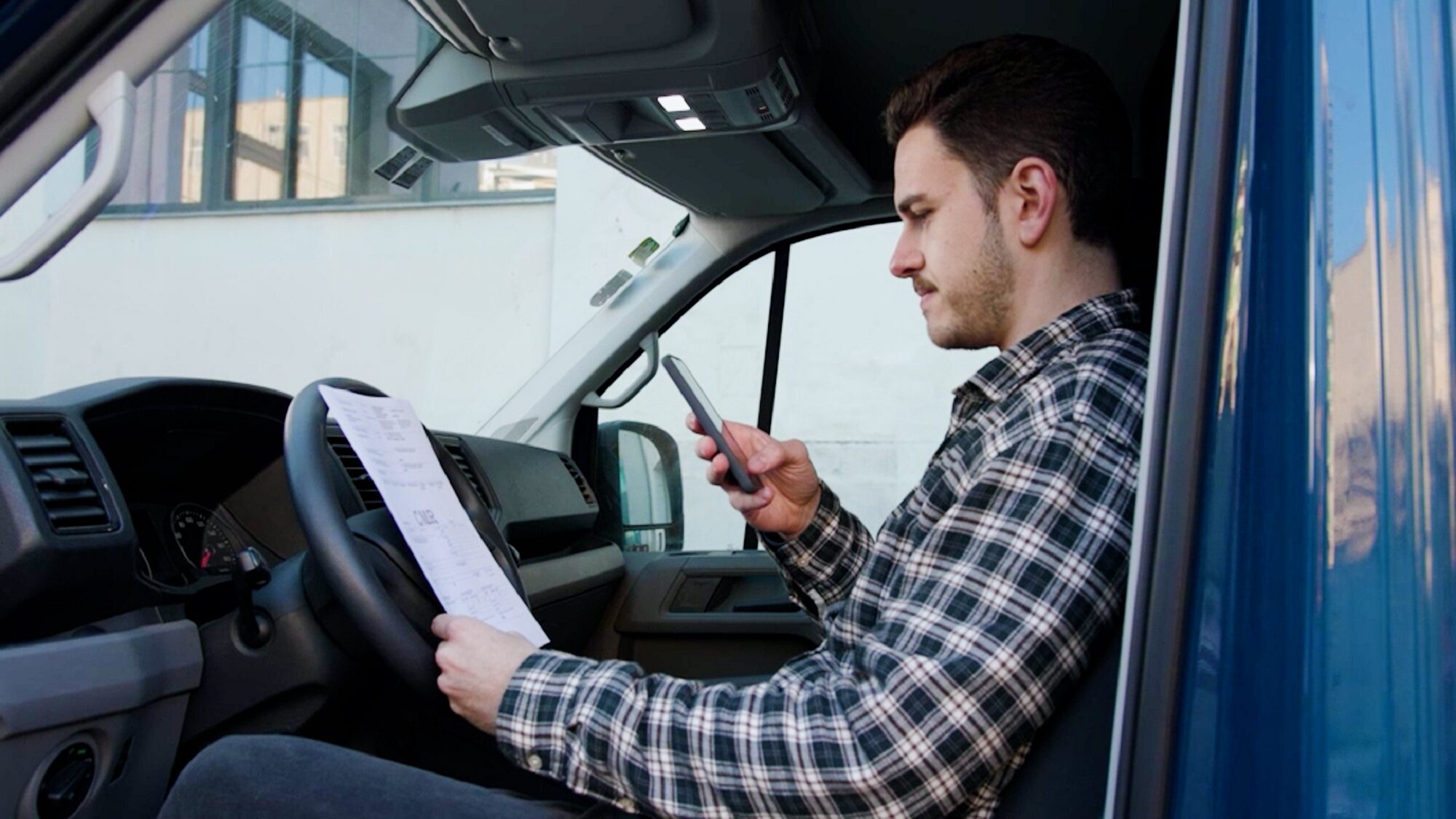Heylog-WhatsApp-basierte-Hoflogistik-L-sung-gewinnt-eLogistics-Award-2025