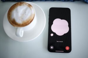 Sprachkonversation mit ChatGPT. © Solen Feyissa auf Unsplash