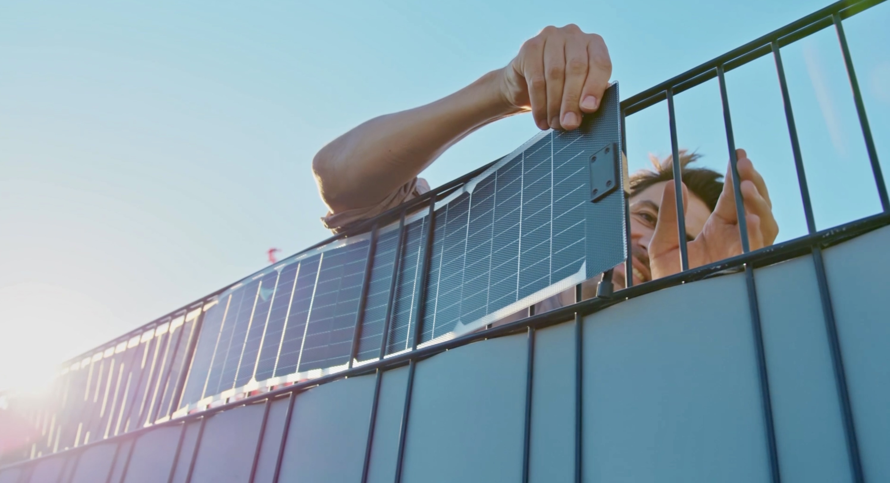 Sunbooster am Zaun. © Sunbooster