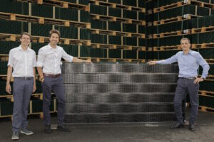 Sunbooster am Zaun. © Sunbooster