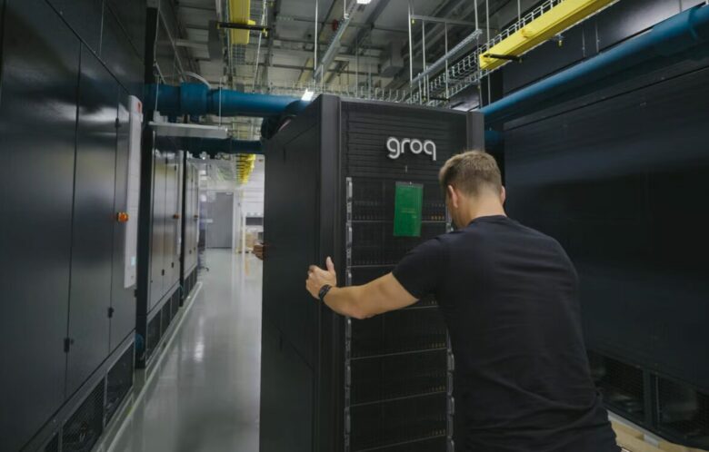 Groq-Server im Aufbau. © Groq