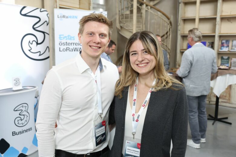 Petra Scheuer und Christopher Newman. © CrewHub