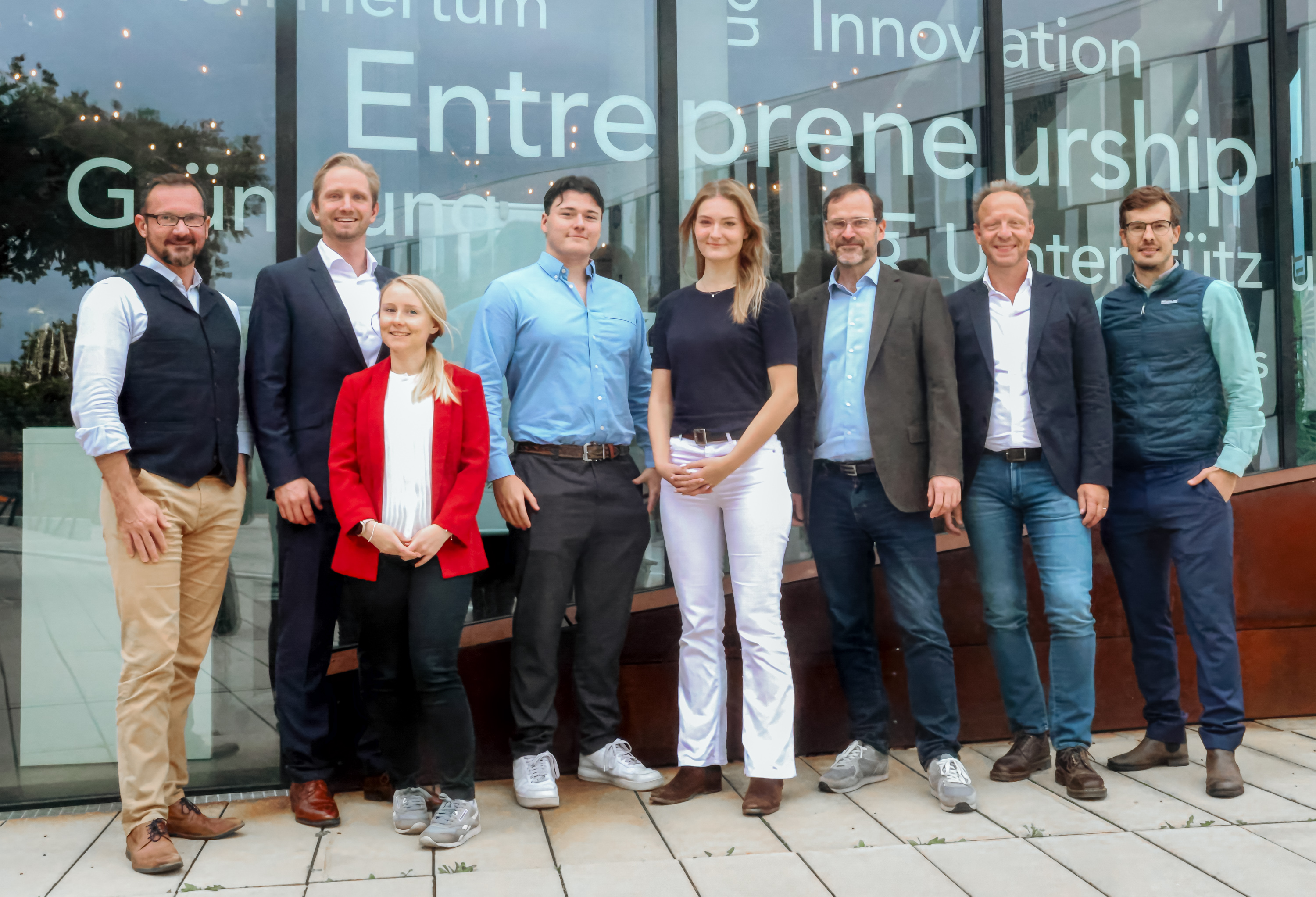 Andreas Boué, Markus Aumer, Monique Schlömmer, Ewan Rothenwänder, Johanna Reinedahl, Rudolf Dömötör, Harald Badinger und Martin Wagner. © Fiona Pranner