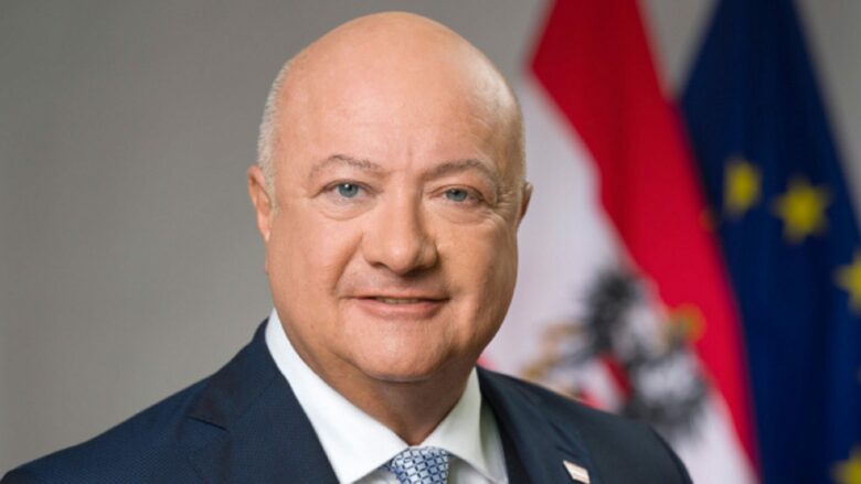 Bundeskanzler Christian Stocker sprach bei invest.austria über das Potenzial von privatem Kapital © BKA/Andy Wenzel