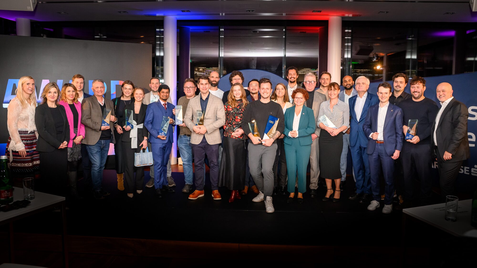 i2b-Awards-2025-COISS-holt-Gesamtsieg-mit-Echtzeitanalyse-alter-Maschinen