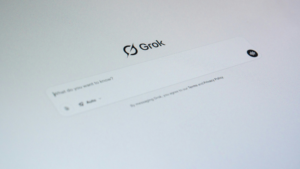 Grok: KommAustria unterstützt EU-Untersuchung © Salvador Rios on Unsplash