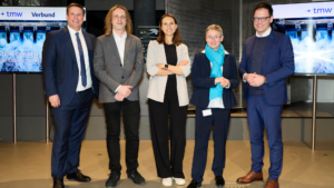 v. l. n. r.: Peter Aufreiter (TMW), Michael Moser (EOLOGIX-PING), Hannah Wundsam (AustrianStartups), Brigitte Bach (AIT Austrian Institute of Technology), Franz Zöchbauer (VERBUND X). © Technisches Museum Wien/APA-Fotoservice/Heinz Tesarek