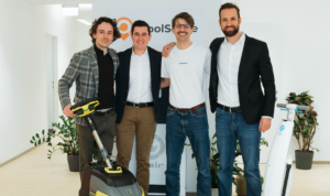 Rostylsav Yavorsyki (CTO & Co-Founder), Michail Stamenov (Head of Finance), Benjamin Petterle (CPO & Co-Founder), Alexander Manafi (CEO & Co-Founder) und ToolSense. © ToolSense