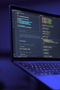 Code in a screen. © Mohammad Rahmani auf Unsplash