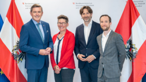 V.l.n.r.: Bundesminister Peter Hanke, Martina Hubert, Michael Plankensteiner und Adrien Legriffon (Neuron Automation) beim Besuch im Bundesministerium für Innovation, Mobilität und Infrastruktur © neuron automation | Zsolt Marton