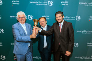 Emerald Horizon-Management läutet die Glocke. © Wiener Börse
