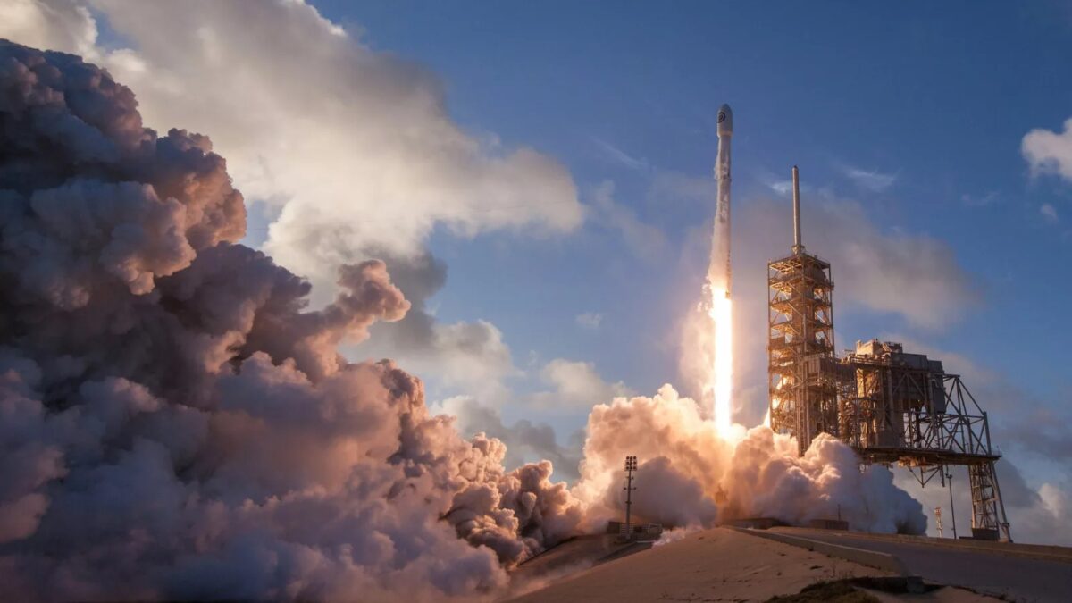 Ranker's #BrainUp Daily Tech News - (Monday, October 26ᵗʰ) 10 9. Musk Predicts a Neocloud Die-Off as SpaceX Lands $40 Billion in Debt