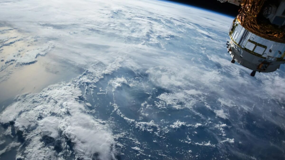 Ranker's #BrainUp Daily Tech News - (Sunday, October 4ᵗʰ) 9 8. Project Suncatcher: Google’s A.I. Chips Are Now Computing in Orbit