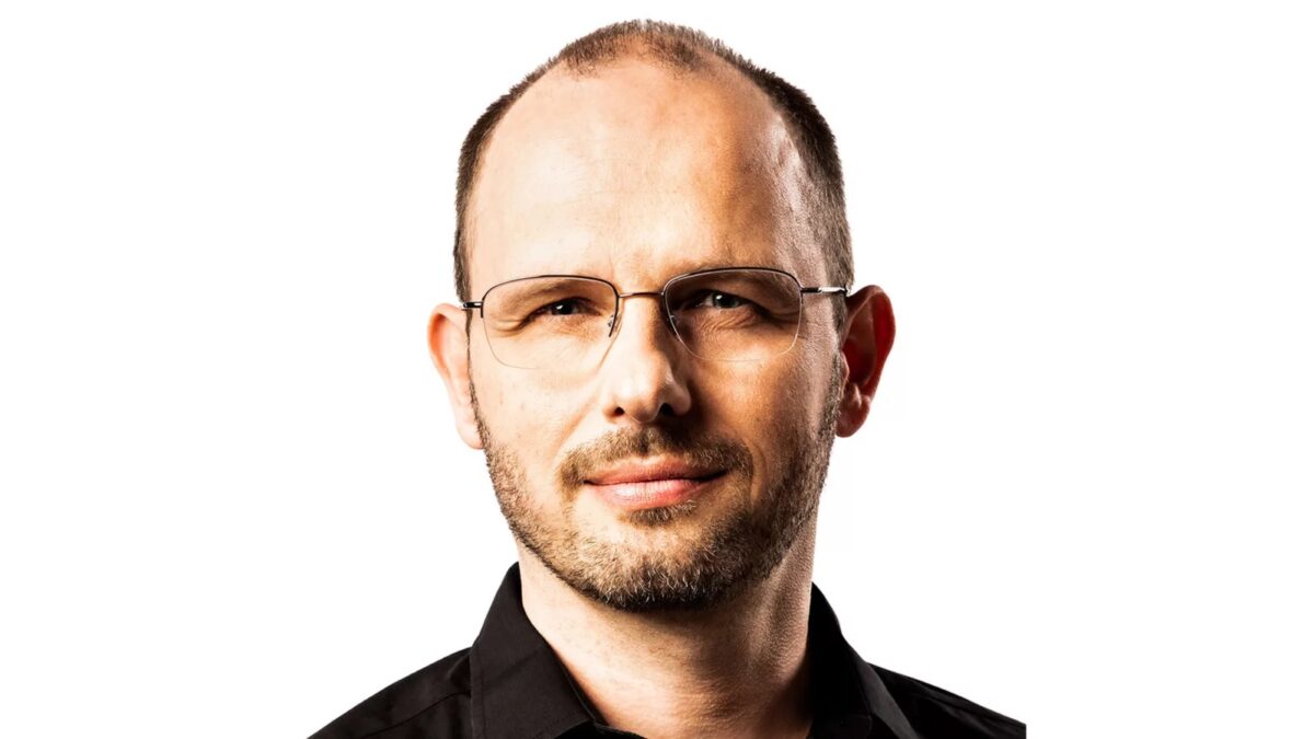 Former GitHub Chief Thomas Dohmke Takes On His Old Company With Entire ...